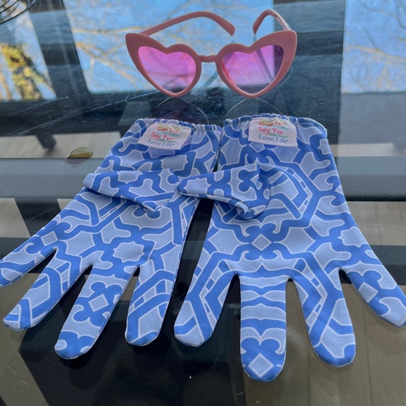 Gretchen Scott Designs Blue Patterned Gloves - Picture 3 of 3